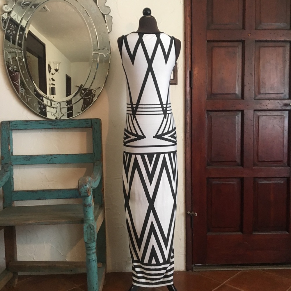 FULL LENGTH MAXI DRESS - Picture 2 of 2